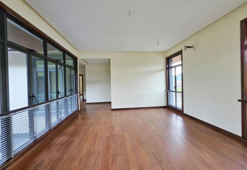 DANAU SURIA, PRESINT 16