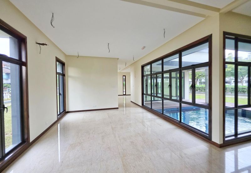 DANAU SURIA, PRESINT 16