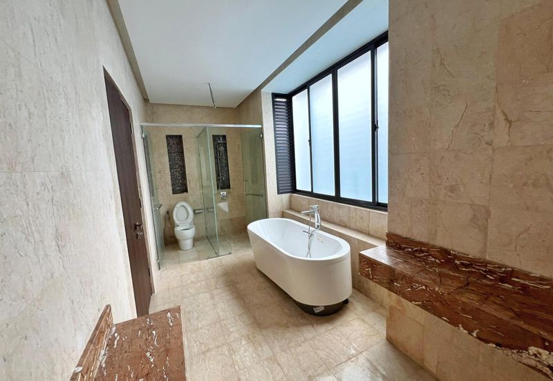 DANAU SURIA, PRESINT 16