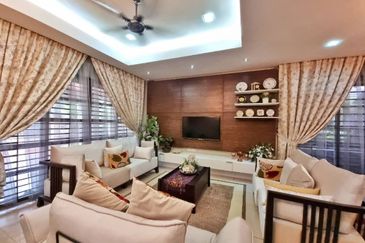 Astana Idaman, Desa Alam