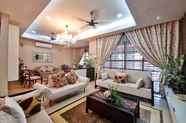 Astana Idaman, Desa Alam