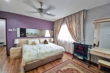 Astana Idaman, Desa Alam