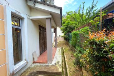 Taman Desa Jaya, Senawang, Seremban 2 Storey Semi D For Sale BEAUTIFUL