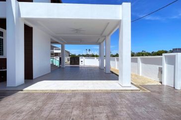 Wakaf Bharu, Kelantan Double Storey Bungalow For Sale CORNER LOT