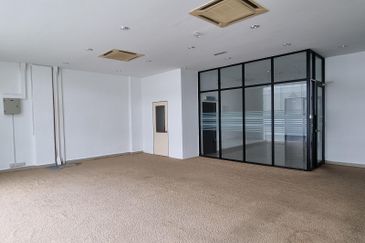 Glen 9, Glenmarie, Shah Alam 4 Storey Light Factory For Sale STRATEGIC LOCATION