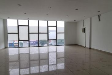 Glen 9, Glenmarie, Shah Alam 4 Storey Light Factory For Sale STRATEGIC LOCATION