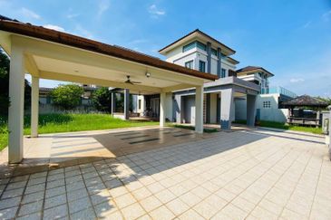 Perdana College Heights