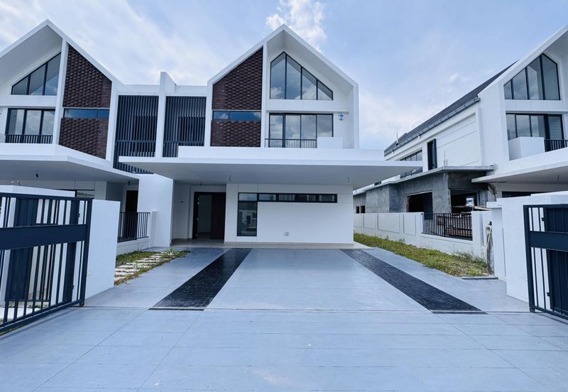 Elmina Green The Eighth @ City of Elmina