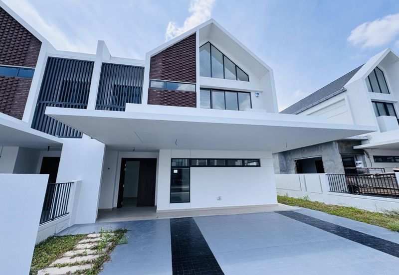 Elmina Green The Eighth @ City of Elmina