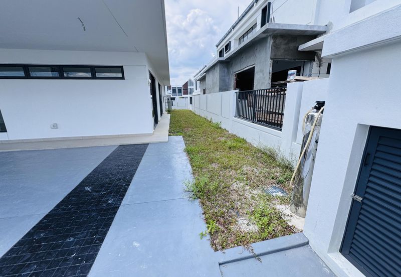 Elmina Green The Eighth @ City of Elmina