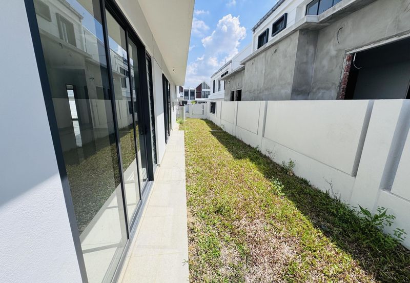 Elmina Green The Eighth @ City of Elmina