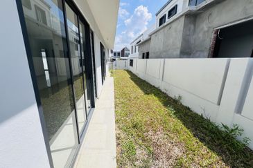 Elmina Green The Eighth @ City of Elmina