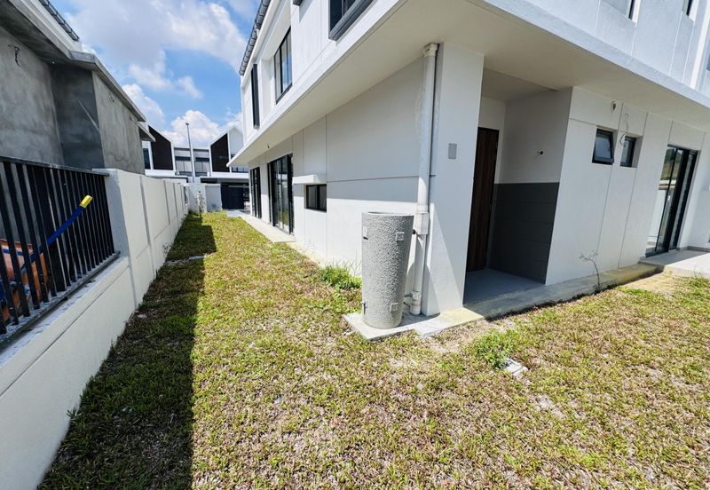 Elmina Green The Eighth @ City of Elmina