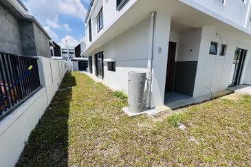 Elmina Green The Eighth @ City of Elmina