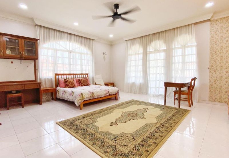 Seksyen 8, Kota Damansara