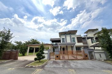 Perdana College Heights