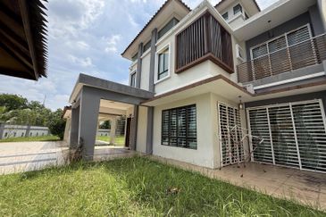 Perdana College Heights