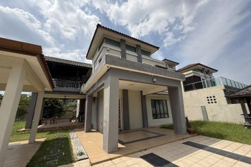 Perdana College Heights