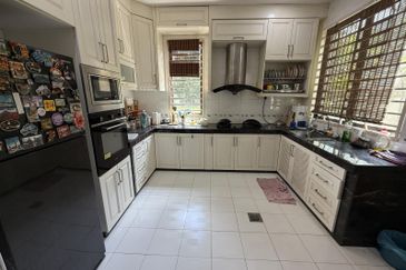 Perdana College Heights