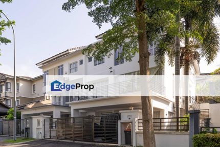 Taman Saujana Villa, Kajang 3 Storey Semi Detached For Sale SPACIOUS END LOT, Selangor, Kajang