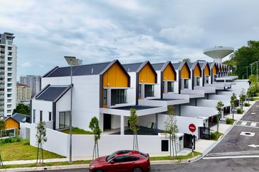 East 57 (Residensi Laman Timur)