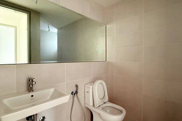 East 57 (Residensi Laman Timur)