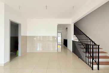 East 57 (Residensi Laman Timur)