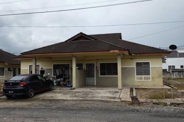 Pulau Indah ( Pulau Lumut )