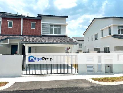 Iringan Bayu 2, (Erama) Seremban Double Storey Semi D For Sale SPACIOUS, Negeri Sembilan, Seremban