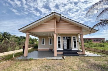 Kampung Badak, Bachok, Kelantan Single Storey Bungalow For Sale SPACIOUS