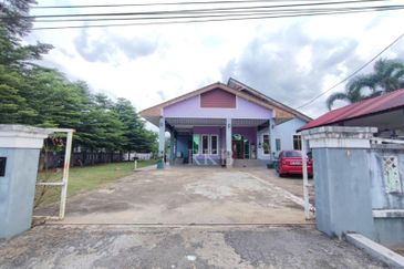 Bandar Tanah Merah, Kelantan Single Storey Bungalow For Sale BELOW MARKET