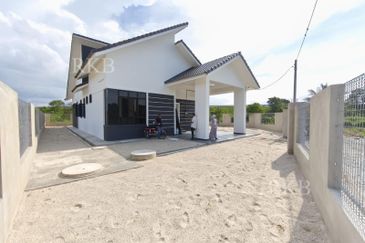 Ketereh, Kelantan Single Storey Bungalow For Sale CORNER LOT SPACIOUS