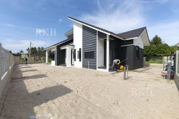 Ketereh, Kelantan Single Storey Bungalow For Sale CORNER LOT SPACIOUS