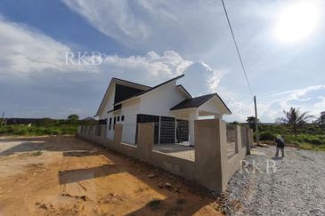 Ketereh, Kelantan Single Storey Bungalow For Sale CORNER LOT SPACIOUS
