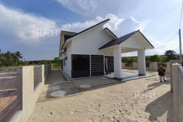 Ketereh, Kelantan Single Storey Bungalow For Sale CORNER LOT SPACIOUS