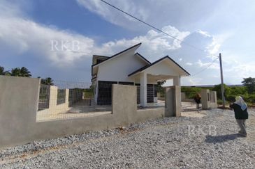Ketereh, Kelantan Single Storey Bungalow For Sale CORNER LOT SPACIOUS
