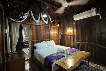 Kampung Mewah, Kuala Terengganu 2 Storey Villa For Sale BEAUTIFUL