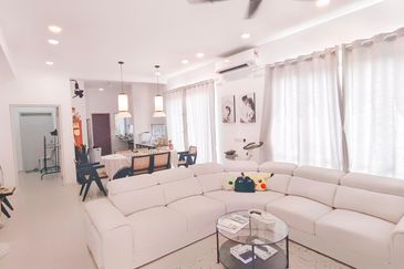 Verna Lake Villas @ Serene Heights