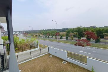 Verna Lake Villas @ Serene Heights