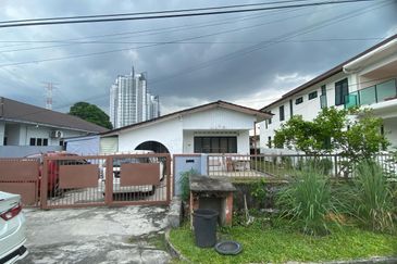 AU 1 (Datuk Keramat)