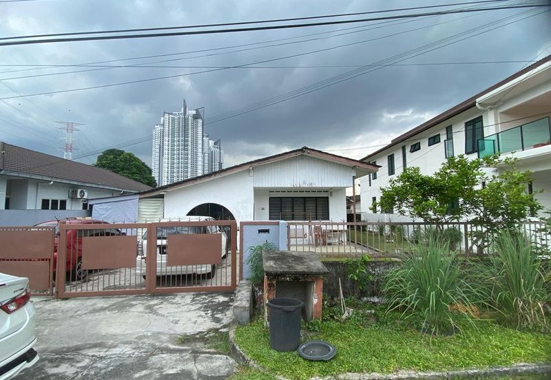 AU 1 (Datuk Keramat)