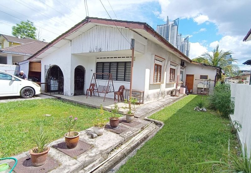 AU 1 (Datuk Keramat)