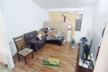 AU 1 (Datuk Keramat)