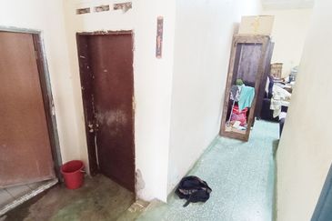 AU 1 (Datuk Keramat)