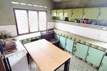 AU 1 (Datuk Keramat)