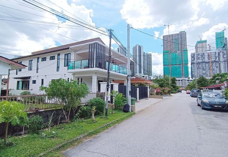 AU 1 (Datuk Keramat)