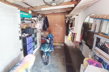 AU 1 (Datuk Keramat)