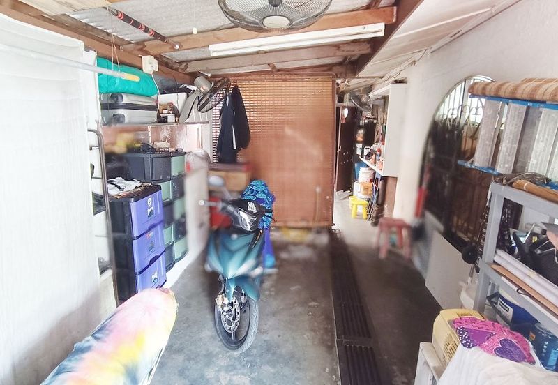 AU 1 (Datuk Keramat)