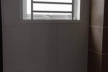 Taman Ruby, Dengkil, Selangor 2 Storey Terrace For Sale GOOD CONDITION