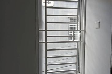 Taman Ruby, Dengkil, Selangor 2 Storey Terrace For Sale GOOD CONDITION